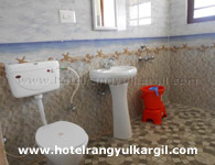 Kargil Rangyul Hotel Bathroom
