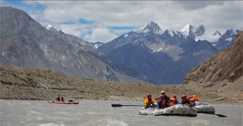 River Rafting In Kargil Photo River Rafting In Kargil
